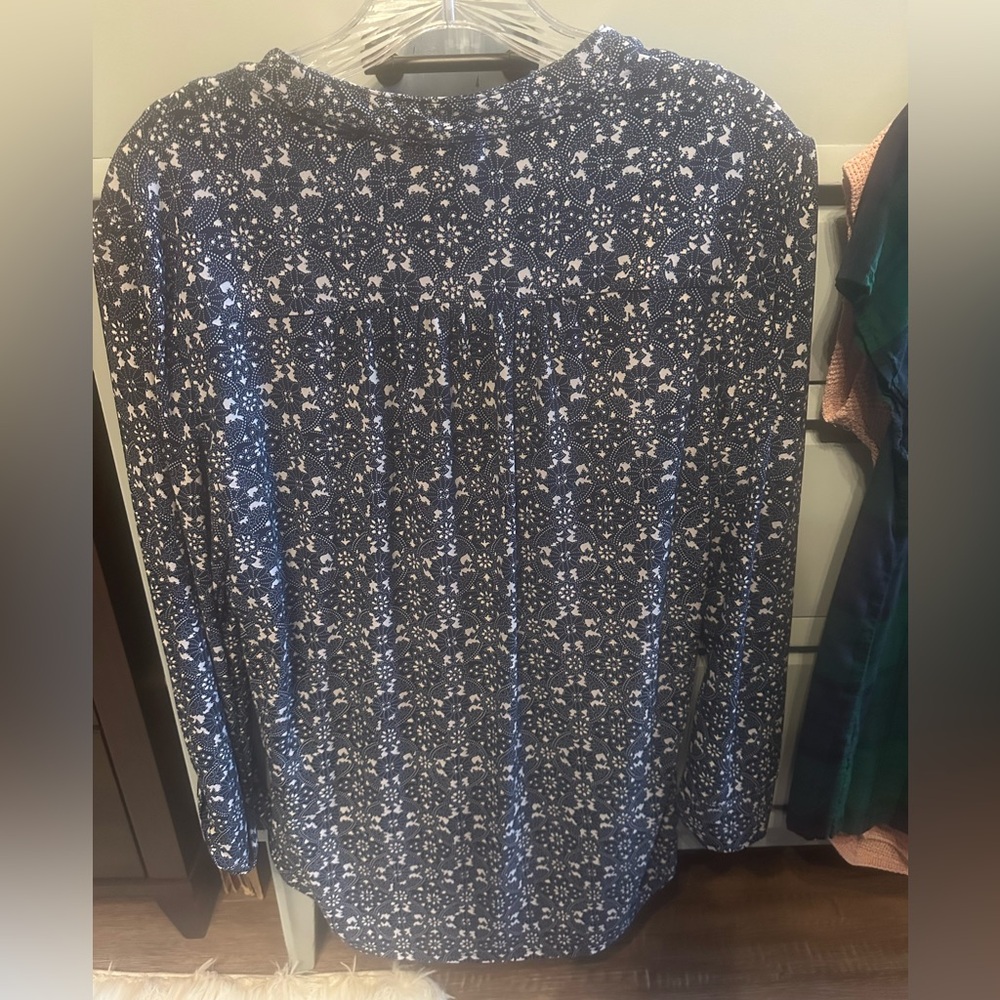 Westport Navy Floral Button-Front Peplum Top Medium - Picture 3 of 4